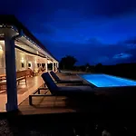 Villa Magalante, Sea View