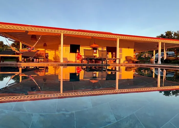 Villa Magalante, Sea View